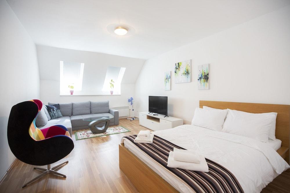 Prague City Stay Rohacova Екстериор снимка