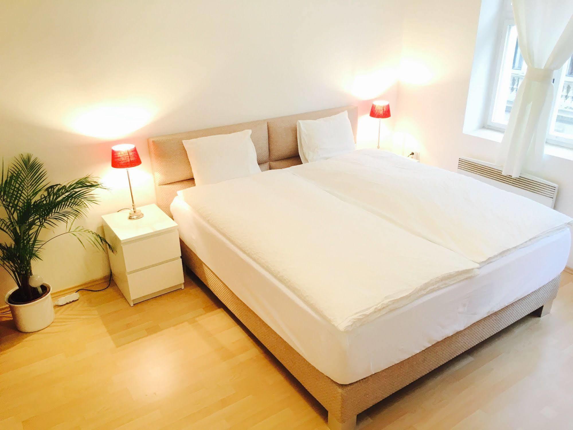 Prague City Stay Rohacova Екстериор снимка