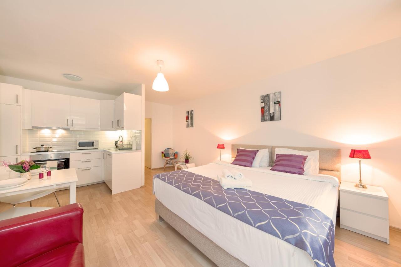 Prague City Stay Rohacova Екстериор снимка