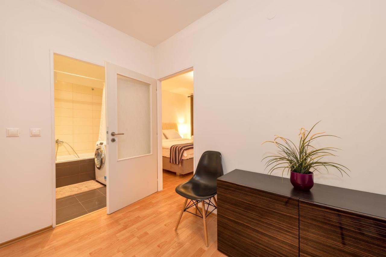 Prague City Stay Rohacova Екстериор снимка
